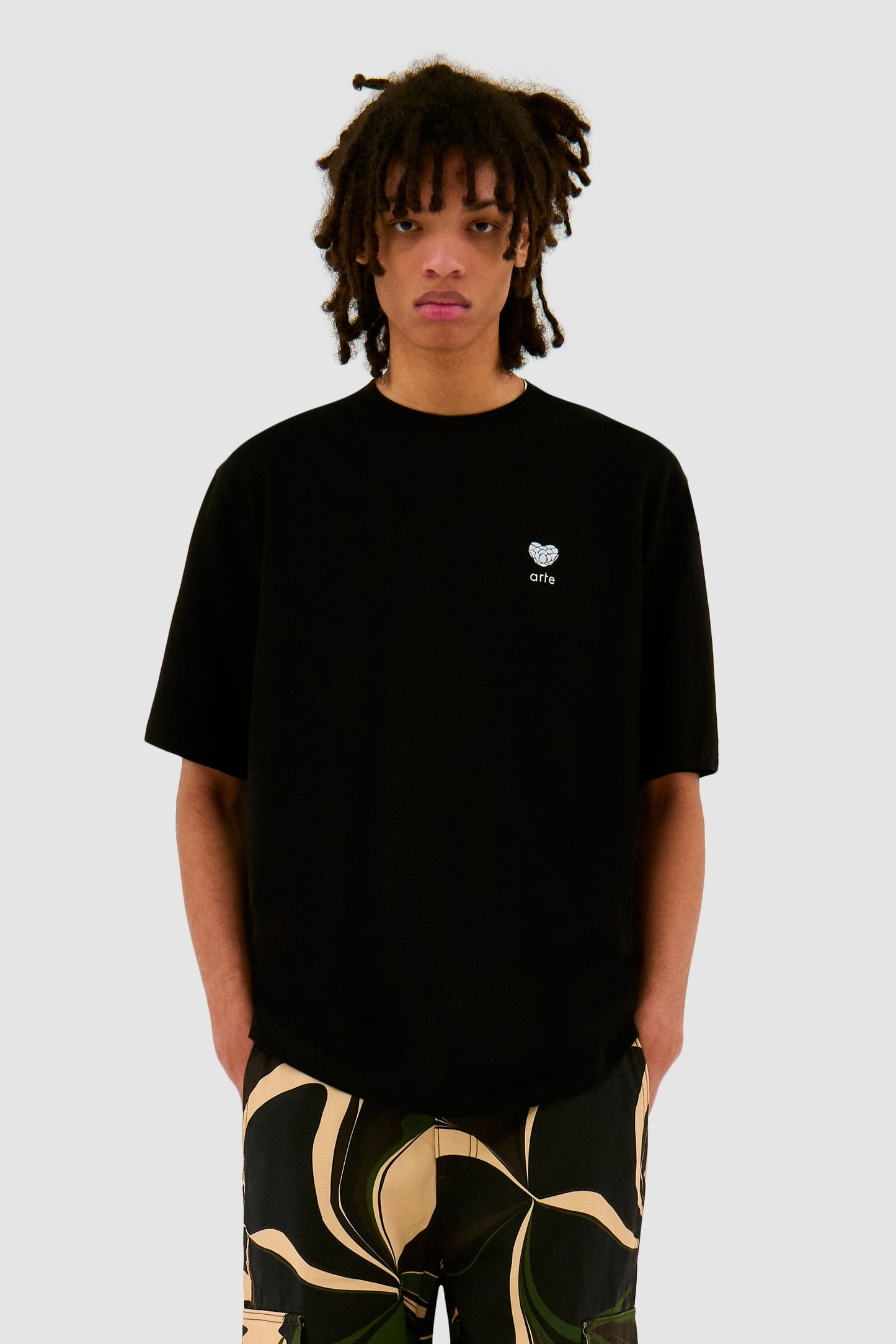 HEART LOGO T-SHIRT BLACK